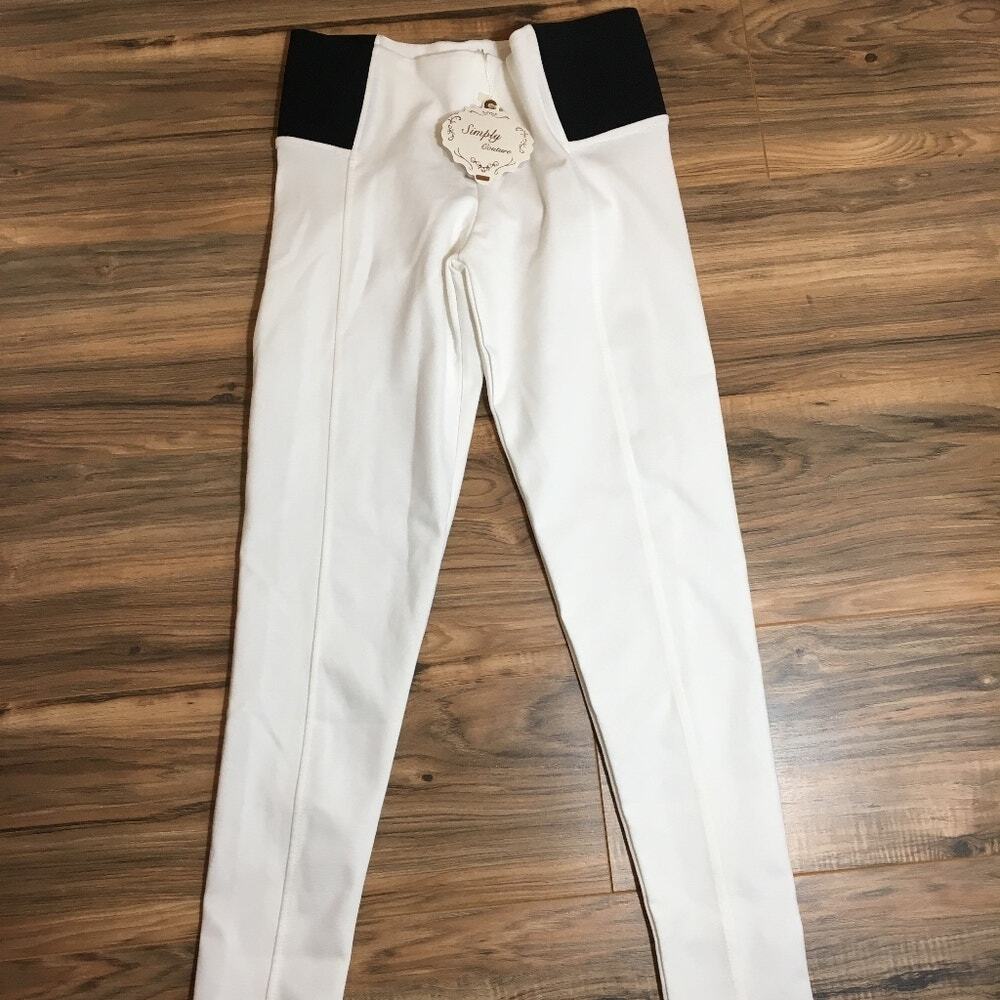 1234 - Simply Couture Size Med - White Leggings